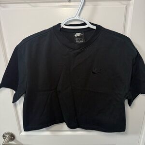 Nike Women's Black Short Sleeve Tee